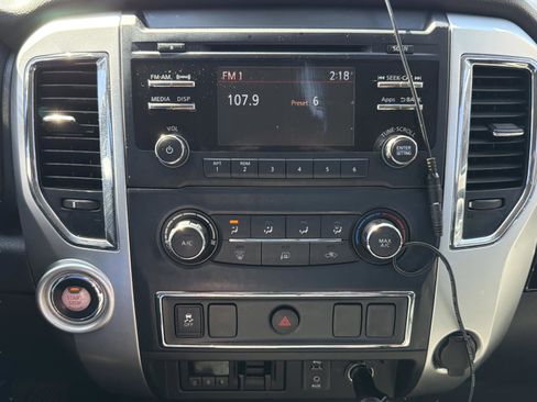 Used 2017 Nissan Titan SV image 16