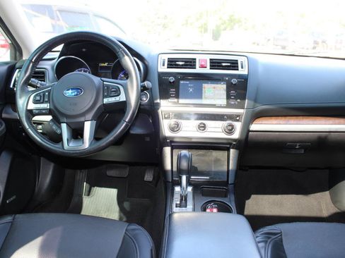 Used 2017 Subaru Outback 2.5i Limited AWD/4WD image 11