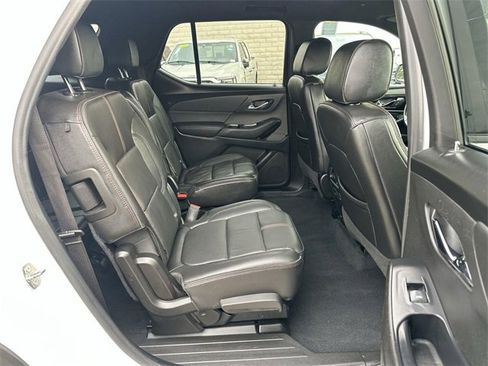 Used 2022 Chevrolet Traverse RS image 26