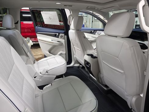 New 2026 Buick Enclave Avenir w/ Super Cruise Package image 11