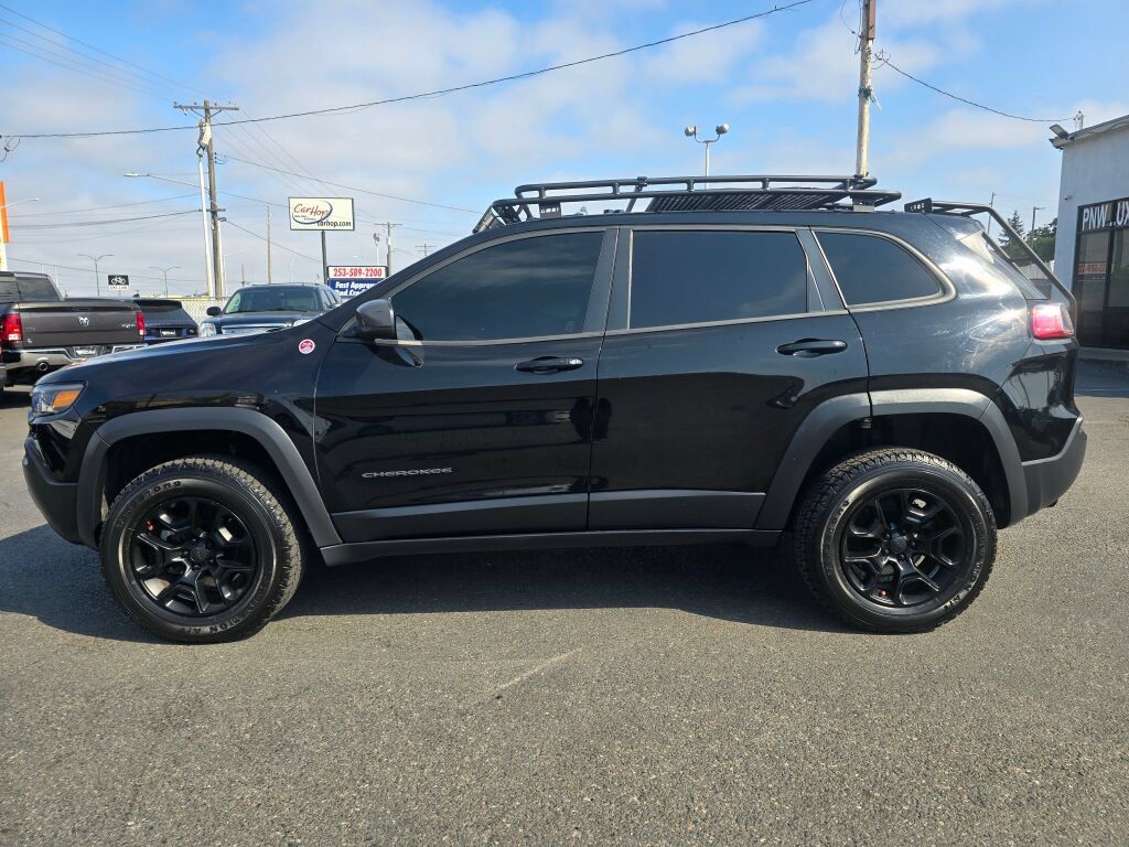 Used 2019 Jeep Cherokee Trailhawk AWD/4WD image 9