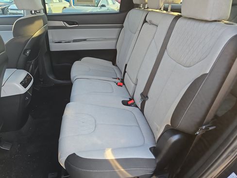 Used 2022 Hyundai Palisade SE w/ Cargo Package image 16