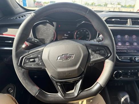 Used 2022 Chevrolet TrailBlazer RS w/ Sun and Liftgate Package FWD image 6