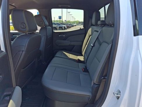 Certified 2025 Chevrolet Colorado ZR2 w/ Technology Package AWD/4WD image 10