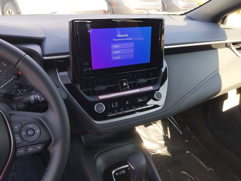 Used 2023 Toyota Corolla SE w/ SE Premium Package image 11