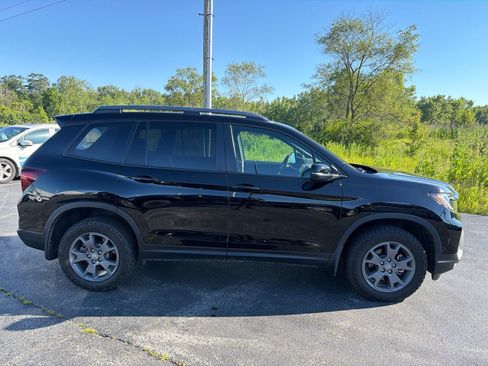 Used 2025 Honda Passport TrailSport image 7