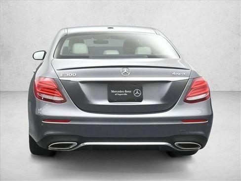 Used 2017 Mercedes-Benz E 300 4MATIC image 5