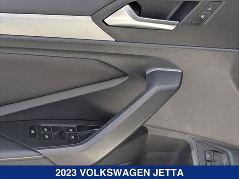 Used 2023 Volkswagen Jetta SE w/ Panoramic Sunroof Package FWD image 11
