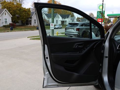 Used 2017 Chevrolet Trax LS image 10