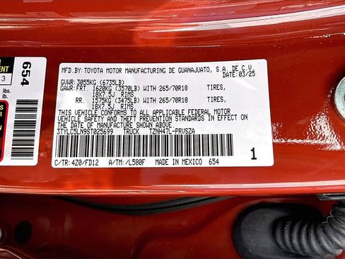 Used 2025 Toyota Tacoma TRD Off-Road image 16