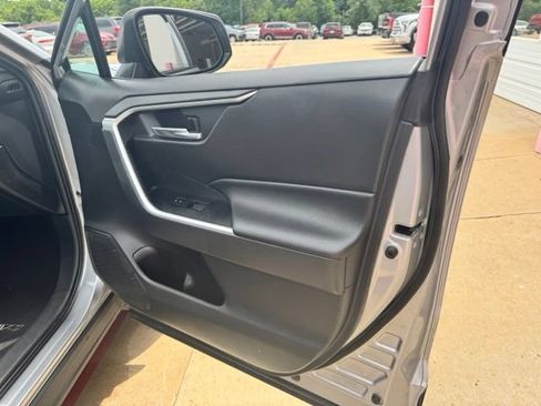 Used 2023 Toyota RAV4 XLE w/ Convenience Package FWD image 18