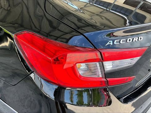 Used 2018 Honda Accord Touring image 20