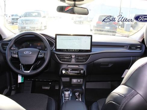 New 2025 Ford Escape SE image 10