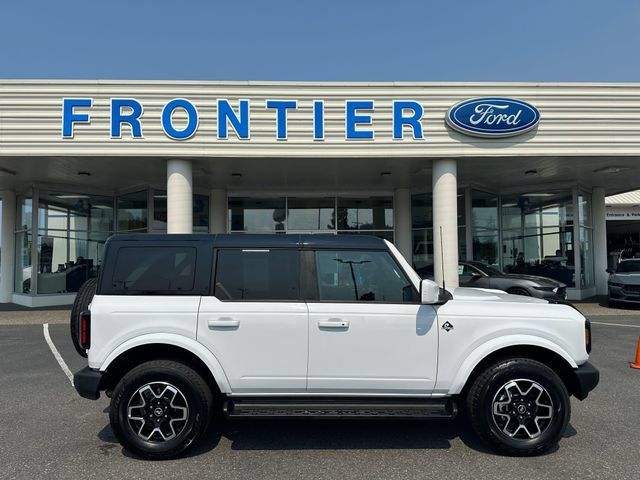 Certified 2025 Ford Bronco Outer Banks AWD/4WD image 1