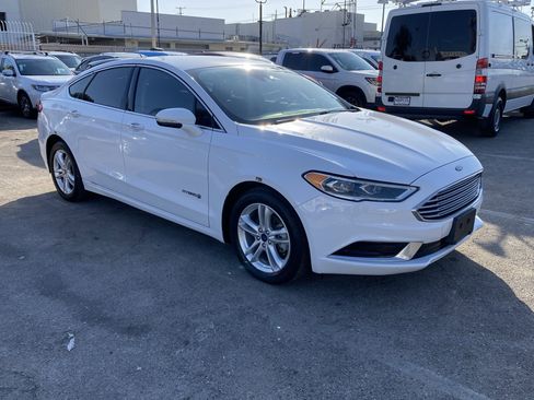 Used 2018 Ford Fusion SE w/ Equipment Group 602A FWD image 8