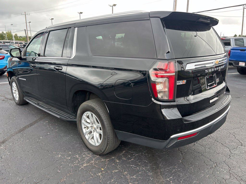 Used 2024 Chevrolet Suburban LT AWD/4WD image 7