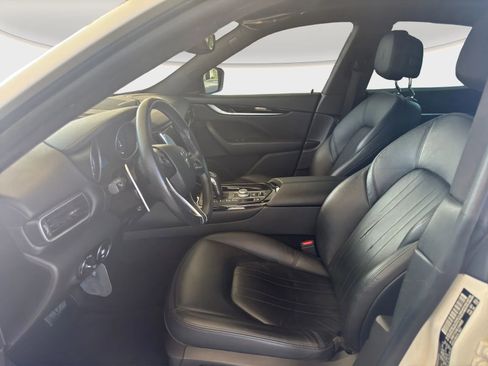 Used 2020 Maserati Levante S image 8