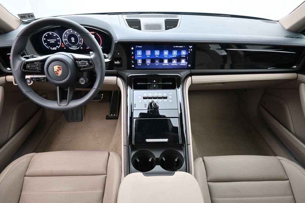 Certified 2026 Porsche Panamera RWD image 6