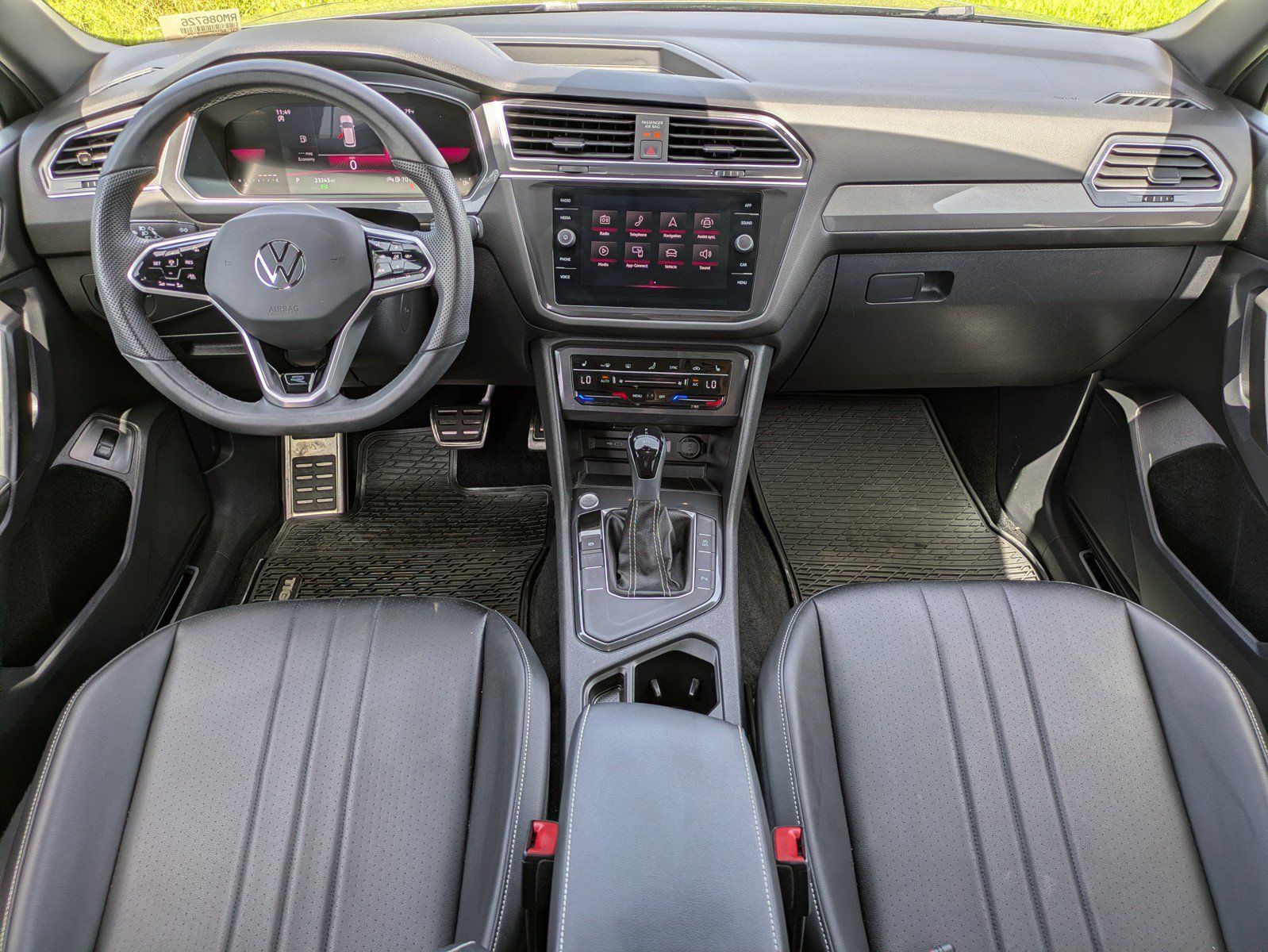 Used 2024 Volkswagen Tiguan SE R-Line FWD image 12