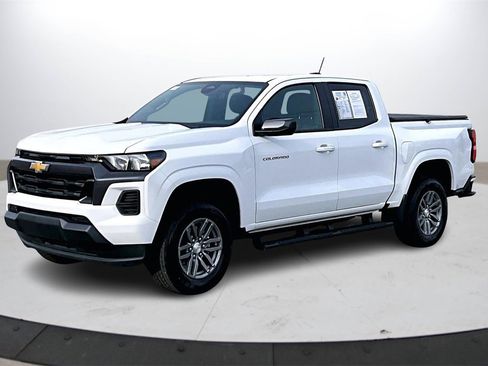 Used 2024 Chevrolet Colorado LT image 4