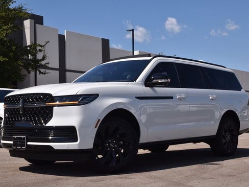 New 2025 Lincoln Navigator L Reserve w/ Jet Appearance Package image 1