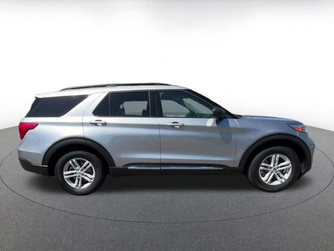 Used 2024 Ford Explorer XLT w/ Equipment Group 202A RWD image 13