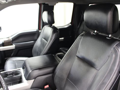 Used 2019 Ford F350 Lariat w/ Lariat Value Package AWD/4WD image 4