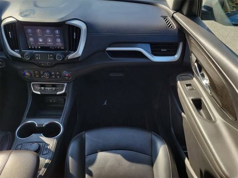 Used 2023 GMC Terrain SLT image 13