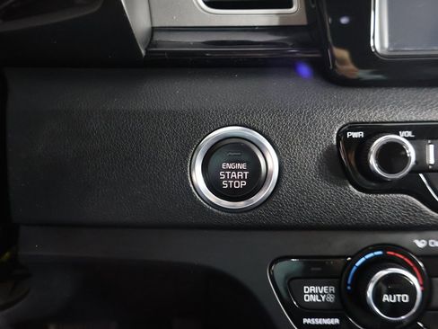 Used 2018 Kia Niro Touring image 43