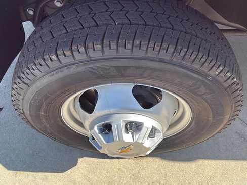 Used 2024 Chevrolet Silverado 3500 W/T image 4