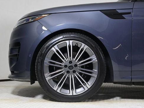 Used 2025 Land Rover Range Rover Sport Dynamic SE image 24