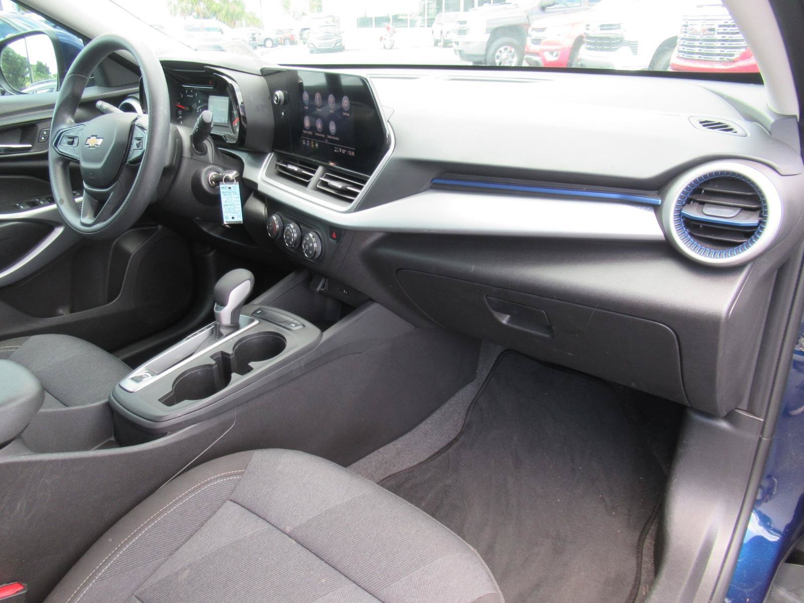 Certified 2024 Chevrolet Trax LS w/ LS Convenience Package FWD image 12