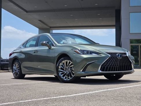 Used 2025 Lexus ES 350 w/ Accessory Package (Z1) FWD image 2