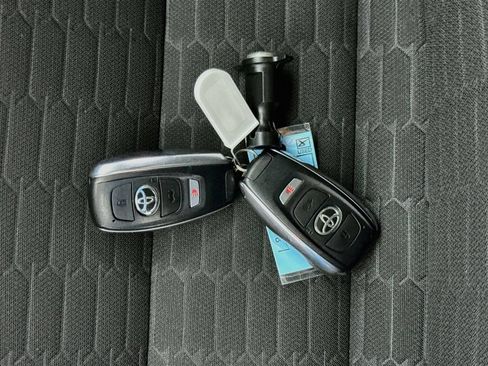 Used 2023 Toyota GR86 RWD image 30