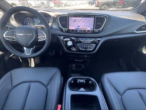 New 2026 Chrysler Pacifica Select FWD image 5