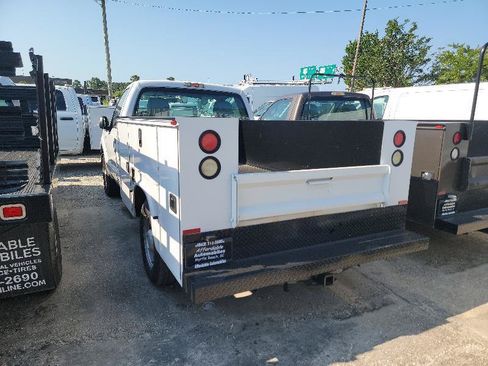 Used 2015 Ford F250 XL RWD image 4