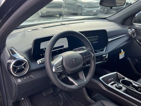 New 2026 Chevrolet Equinox LT w/ Convenience Package II image 3