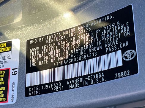 Used 2025 Toyota Camry LE image 29