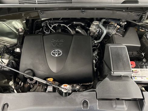 Used 2018 Toyota Highlander Limited image 24