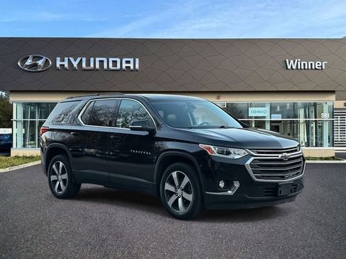 Used 2021 Chevrolet Traverse LT w/ LT Premium Package image 5