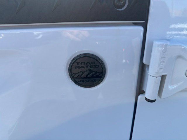 Certified 2022 Jeep Gladiator Sport AWD/4WD image 36