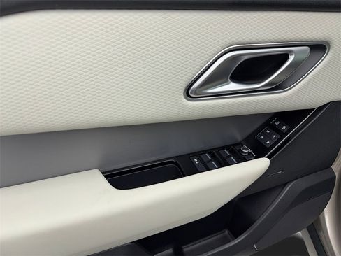 Used 2023 Land Rover Range Rover Velar R-Dynamic S image 39
