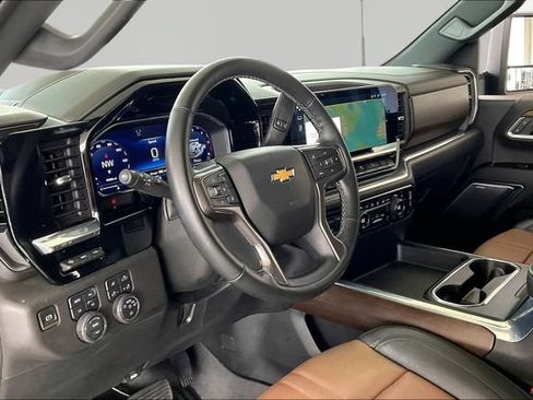 Used 2024 Chevrolet Silverado 2500 High Country w/ High Country Premium Package AWD/4WD image 12