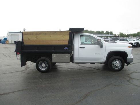 Used 2024 Chevrolet Silverado 3500 W/T w/ WT Convenience Package AWD/4WD image 4