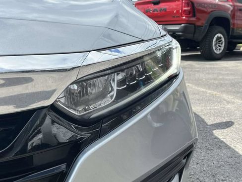 Used 2020 Honda Accord EX image 9