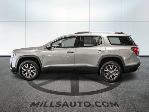 Certified 2023 GMC Acadia SLE w/ Driver Convenience Package image 3