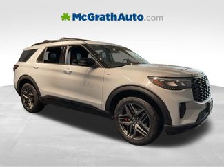 New 2026 Ford Explorer ST-Line w/ ST-Line Street Pack video 1