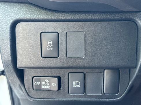 Used 2021 Toyota Tacoma SR5 AWD/4WD image 29