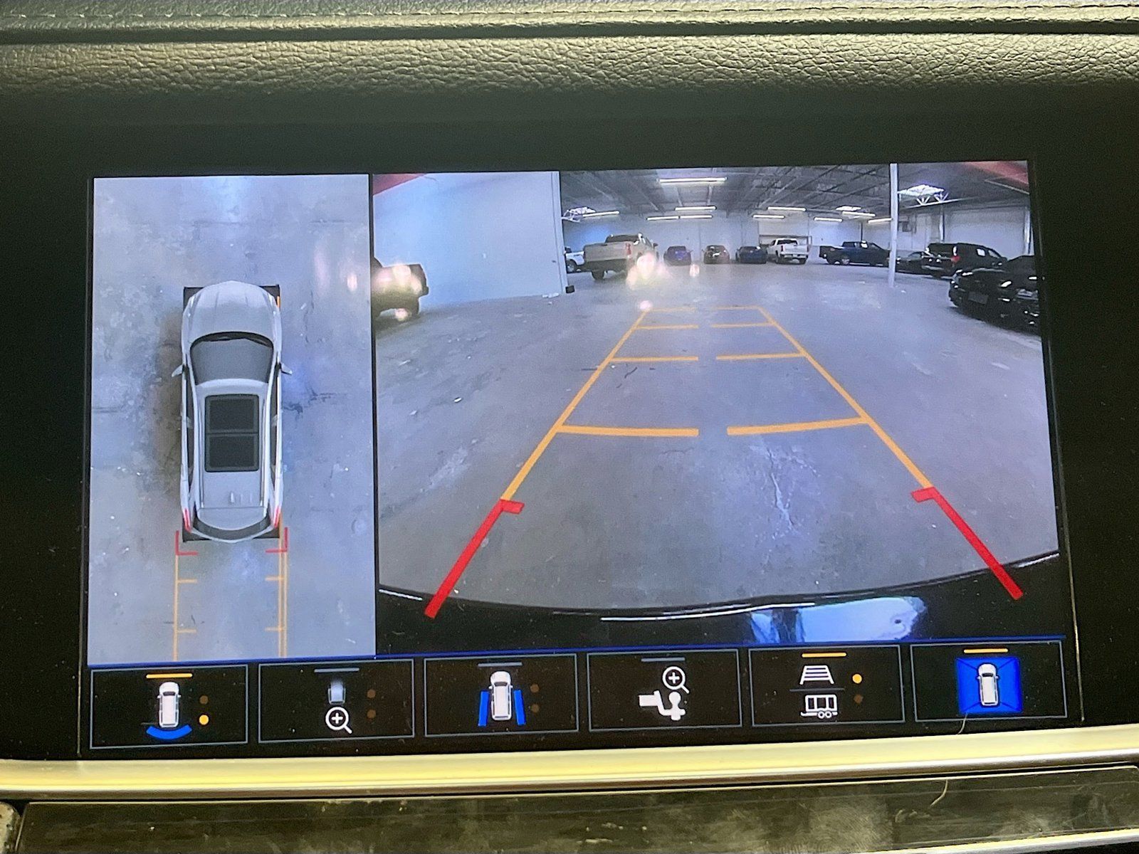 Used 2023 Cadillac XT5 Premium Luxury w/ Technology Package AWD/4WD image 14