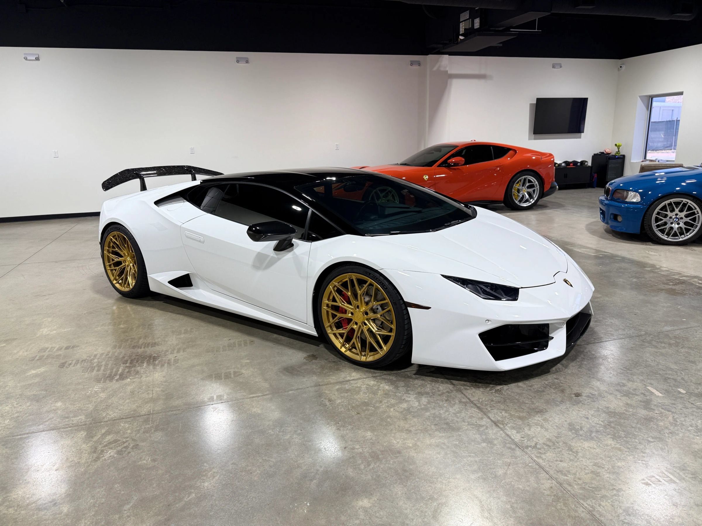 Used 2017 Lamborghini Huracan LP 580-2 RWD image 2